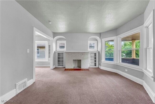 Building Photo - 862 Greyton Rd