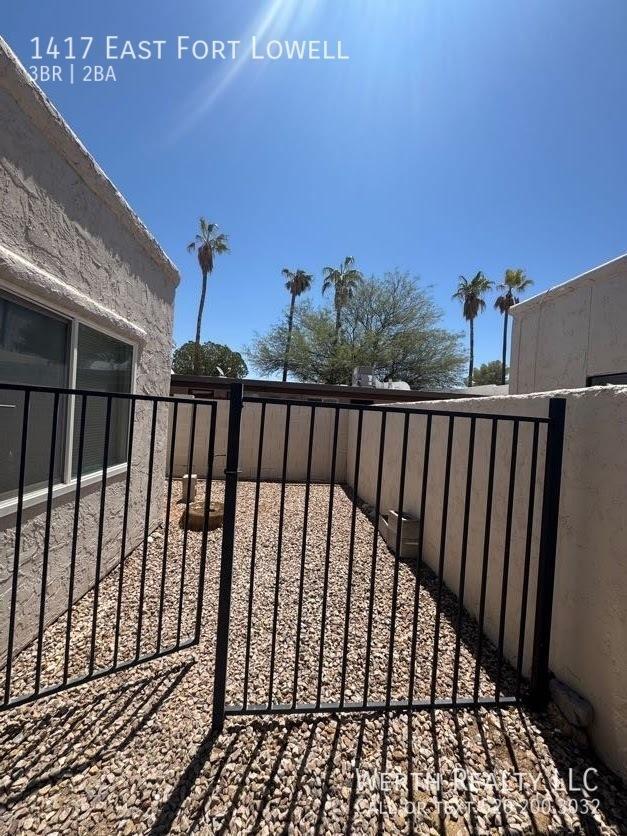 Building Photo - 1417 E Fort Lowell Rd