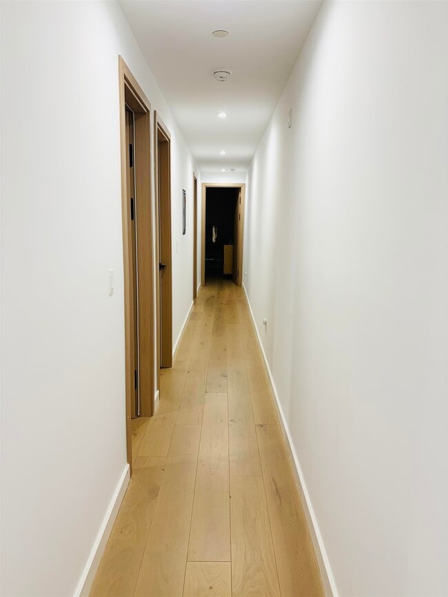 Building Photo - 211 70th St