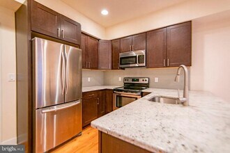 Building Photo - 1242 Point Breeze Ave