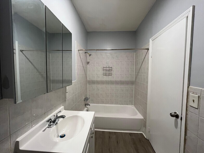 Building Photo - 134 Wilkinson Ave