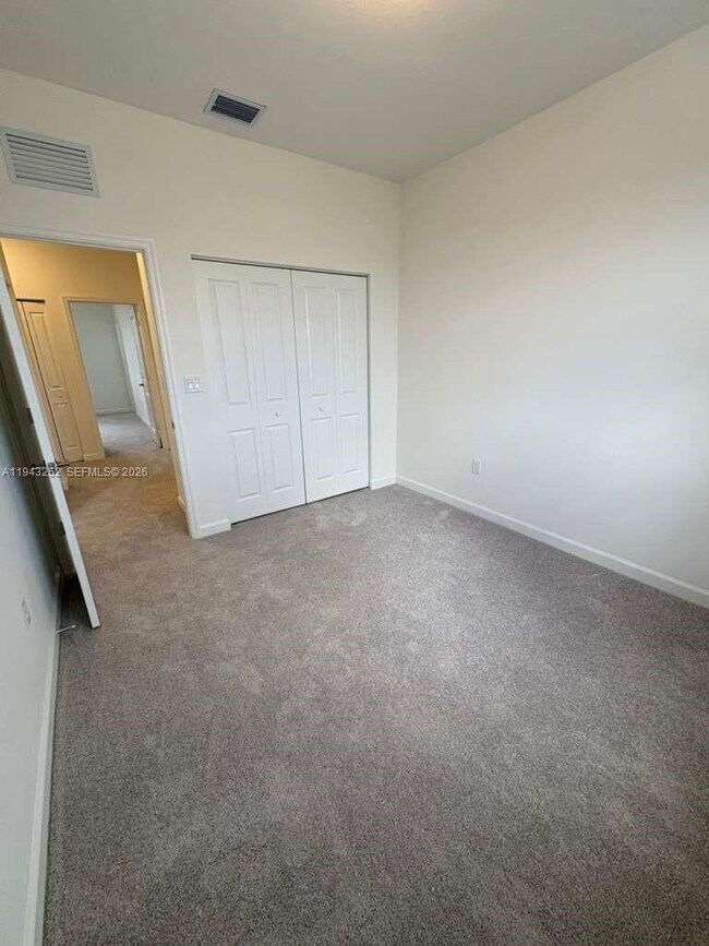 Building Photo - 2708 SE 26th Ave