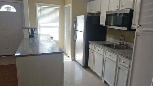 Building Photo - 5603 Northridge Dr