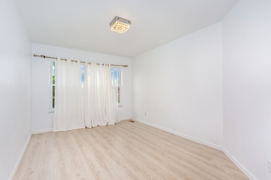 Building Photo - 662 Cherry Hill Dr