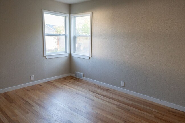 Building Photo - Spacious 2BR House in Cheyenne