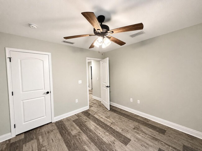 Building Photo - 491 Marker Cove