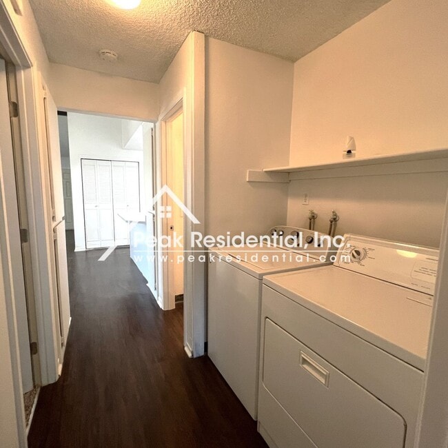 Building Photo - Charming 2 bd/1 ba Citrus Heights Duplex!