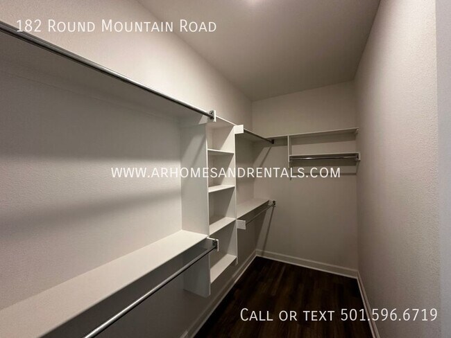Building Photo - 182 Round Mountain Rd