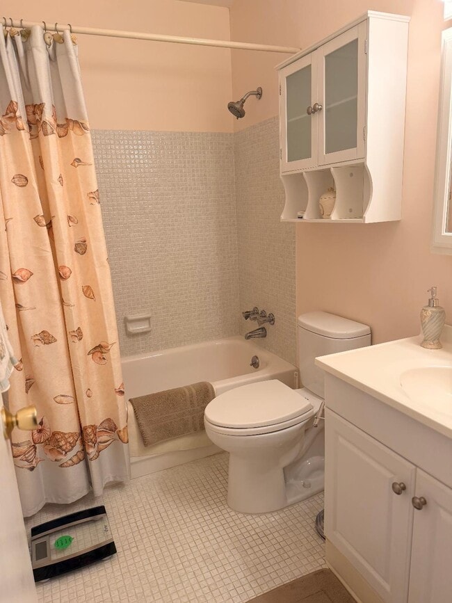 Building Photo - 638 Snug Harbor Dr