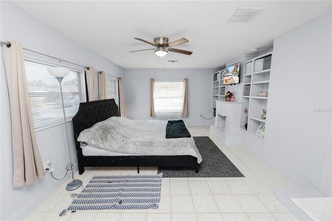 Building Photo - 1250 Mitchell St