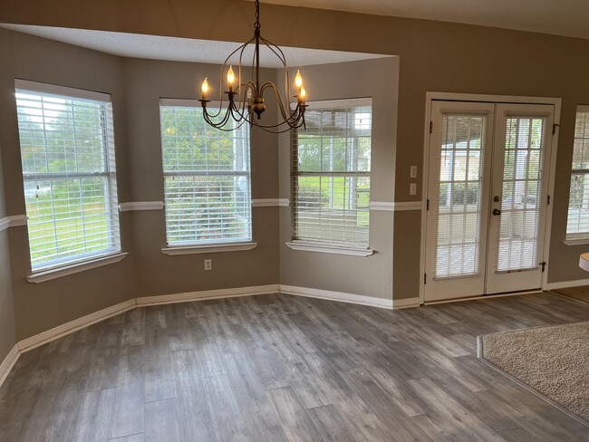 Building Photo - 195 S Shore Dr