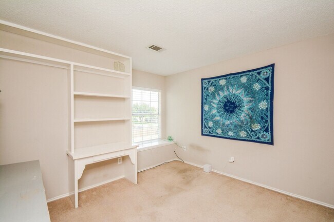 Building Photo - 5204 Breckenridge Dr