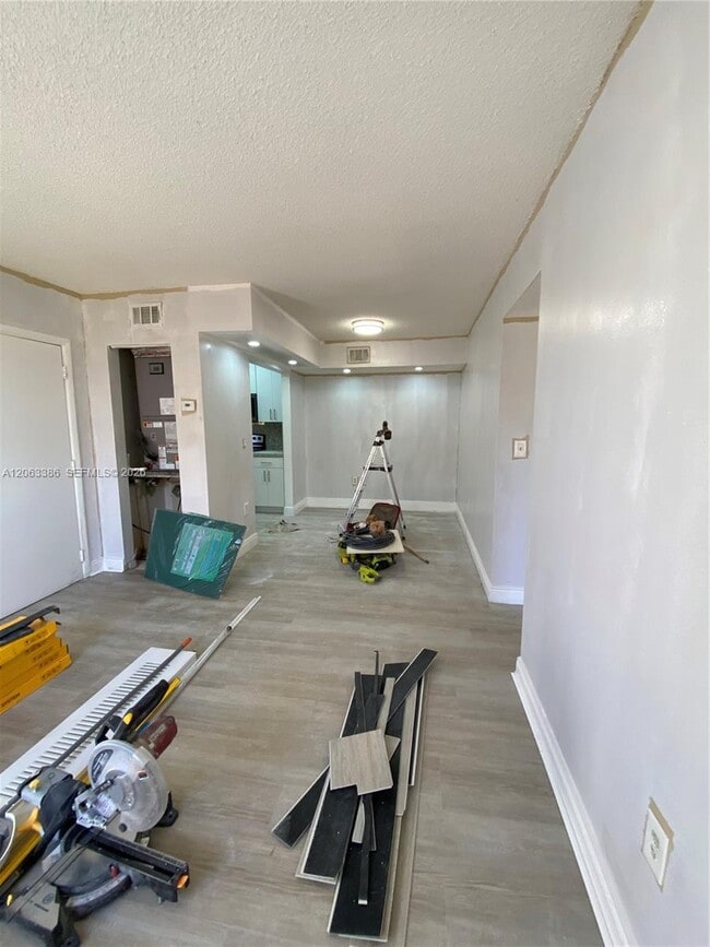 Building Photo - 556 NW 114th Ave