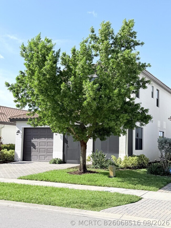 Building Photo - 5489 Soria Ave