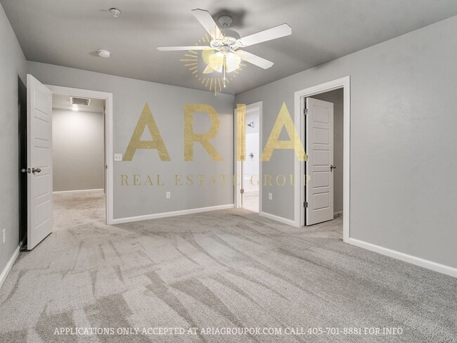 Building Photo - West Norman Urban Contemporary 3 Bed/2.5 Bath West Main Lofts Townhome Available Now!