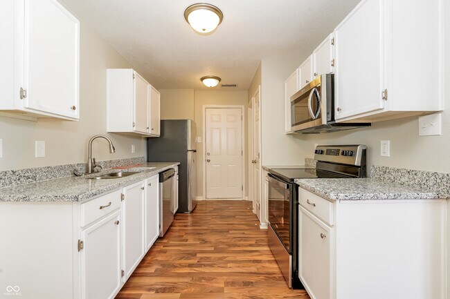 Building Photo - 1290 Freemont Ln