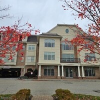 Building Photo - 16 Main St