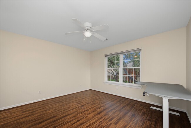 Building Photo - 14135 Swallowfield Dr