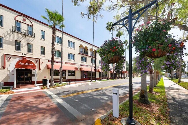 Building Photo - 455 Nokomis Ave S