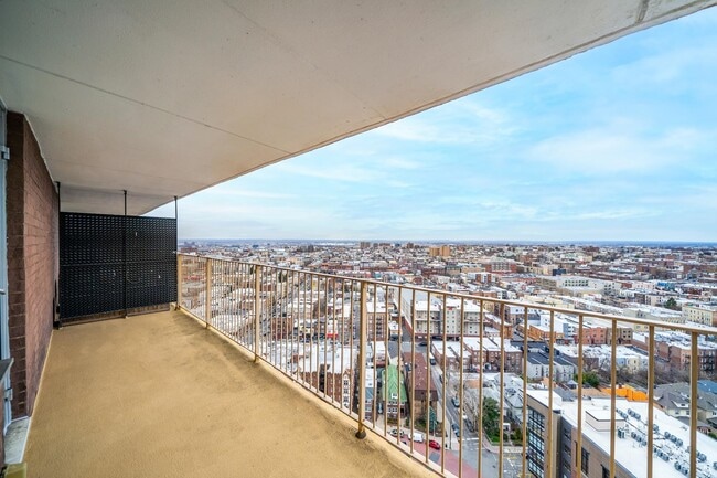 Building Photo - 6040 BLVD E