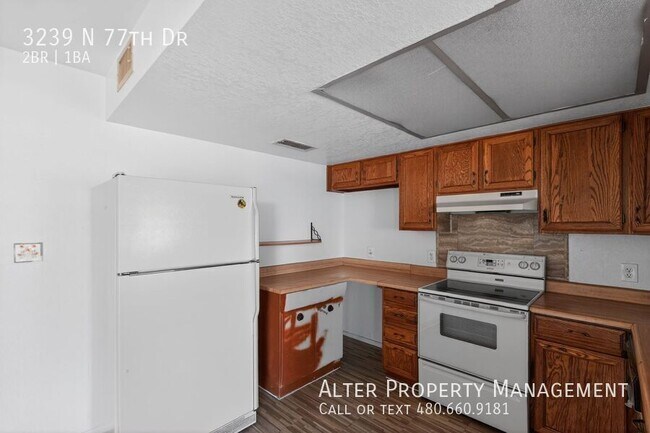 Building Photo - 3239 N 77th Dr