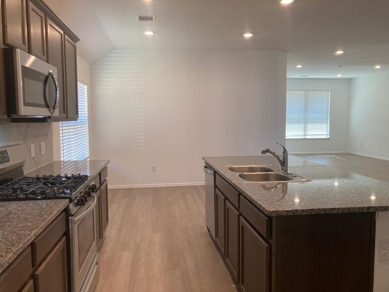 Building Photo - 3731 Lion Creek Ct