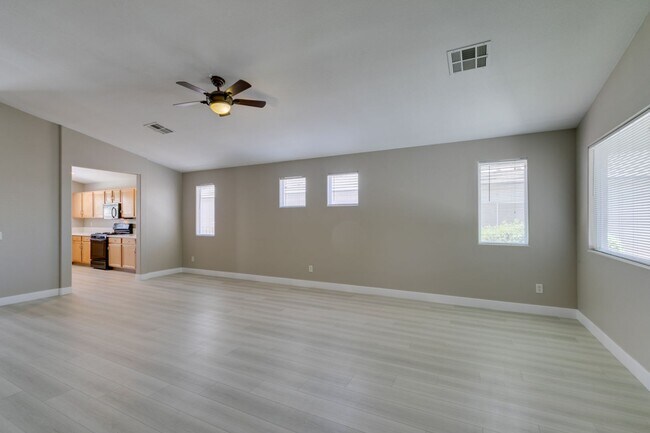 Building Photo - This  one-story home is located in the hea...