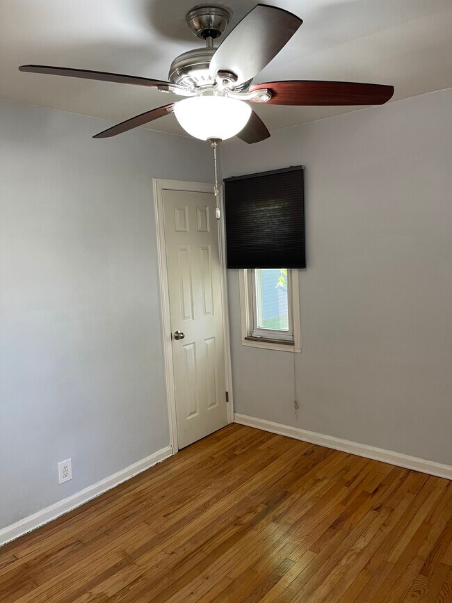 Building Photo - 1711 Barrett Ave