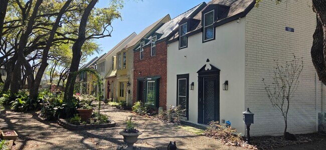 Building Photo - 5217 Arboles Dr