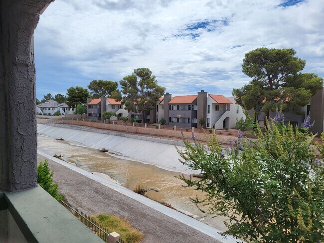 Building Photo - 1412 Bass Dr