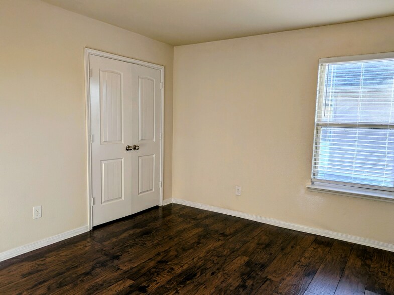 Building Photo - 3219 Aegean Dr