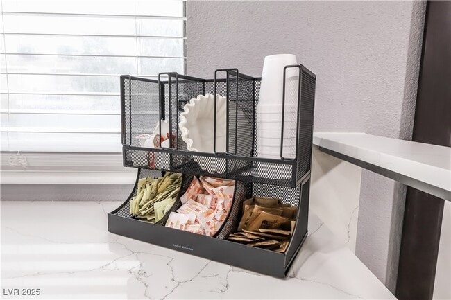 Building Photo - 5301 Opuntia St