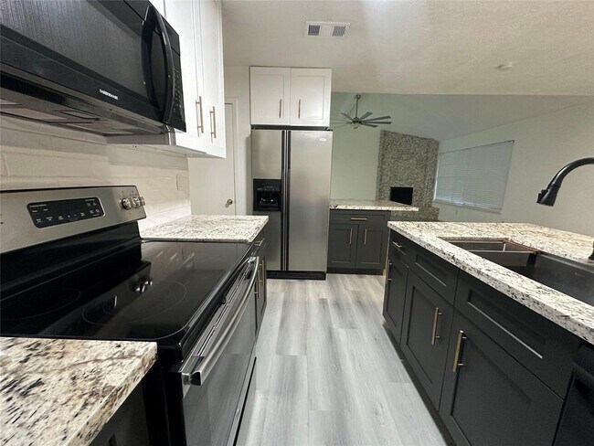 Building Photo - 5726 Yorkgate Dr