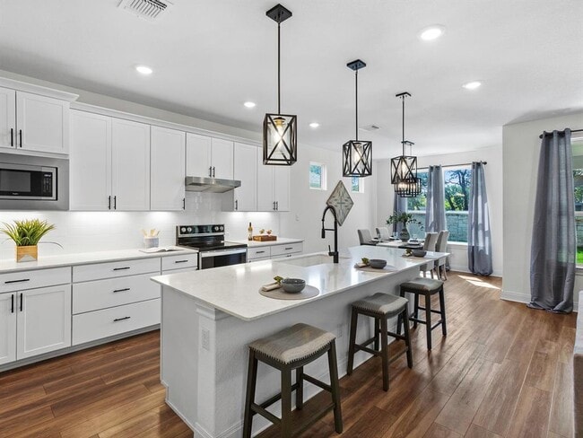 Building Photo - 125 Slenderleaf Dr