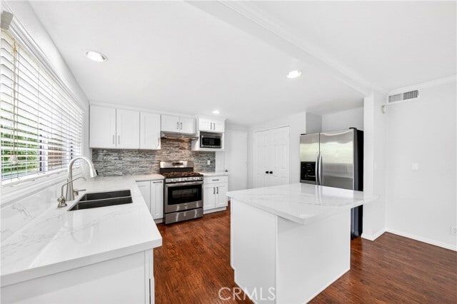 Building Photo - 17323 Grayland Ave