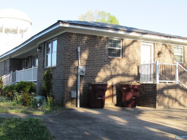 Building Photo - 27849 Pinedale Rd