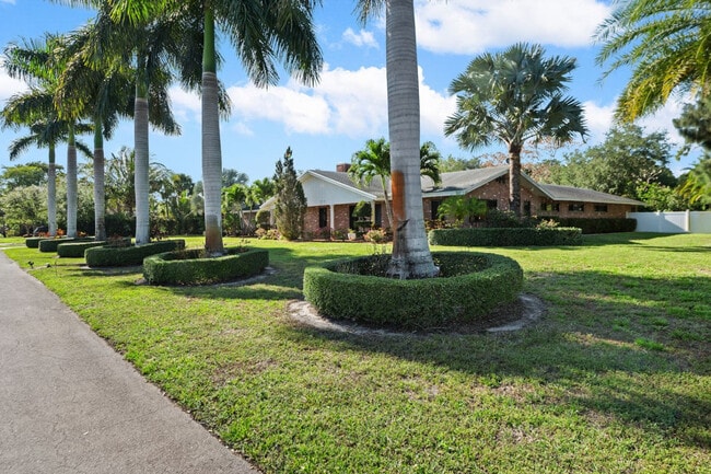 Building Photo - 4501 Briarcliff Ln