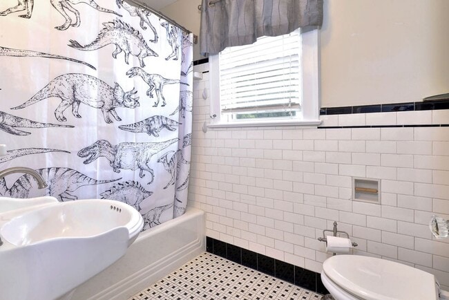 Building Photo - Delightful Home in Brandon Heights