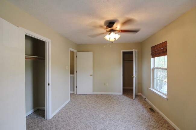 Building Photo - 2369 Breckenridge Ct