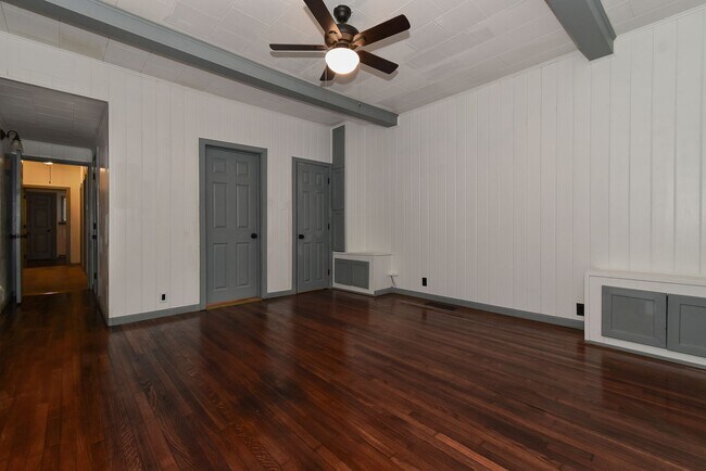 Building Photo - 1507 Bois D'Arc St