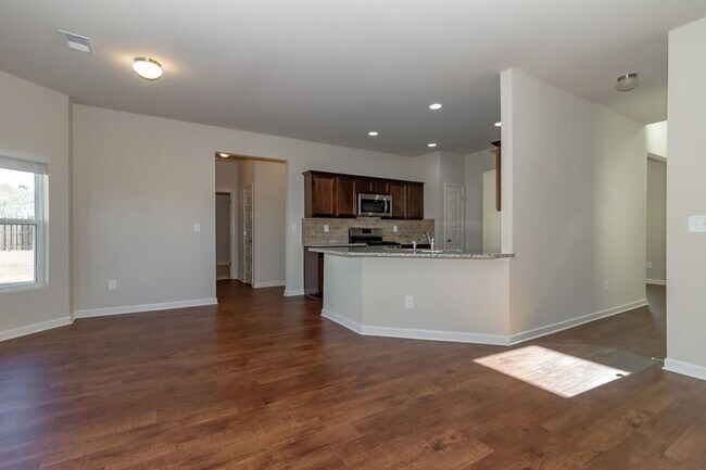 Building Photo - 4702 Southwind Rd