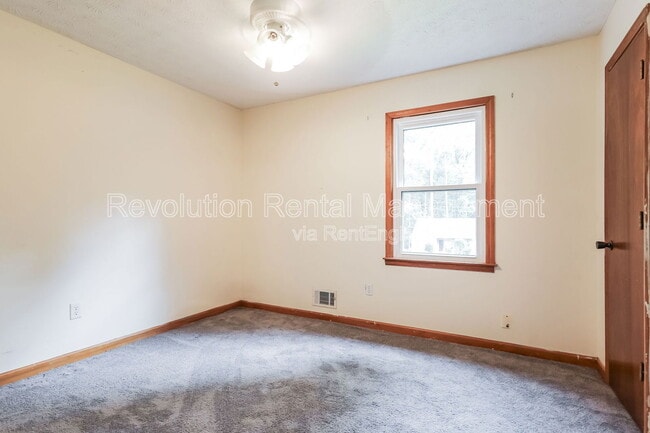Building Photo - 175 Highland Cir