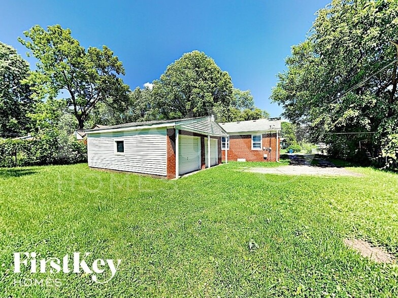 Building Photo - 6108 Bettcher Ave