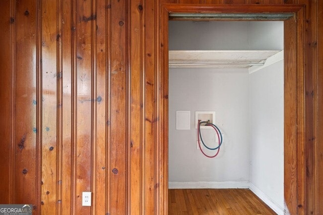 Building Photo - 3178 Pinehill Dr