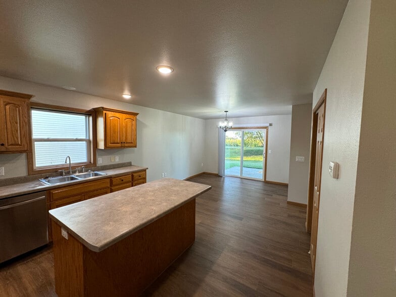 Building Photo - 1221 Trailside Terrace