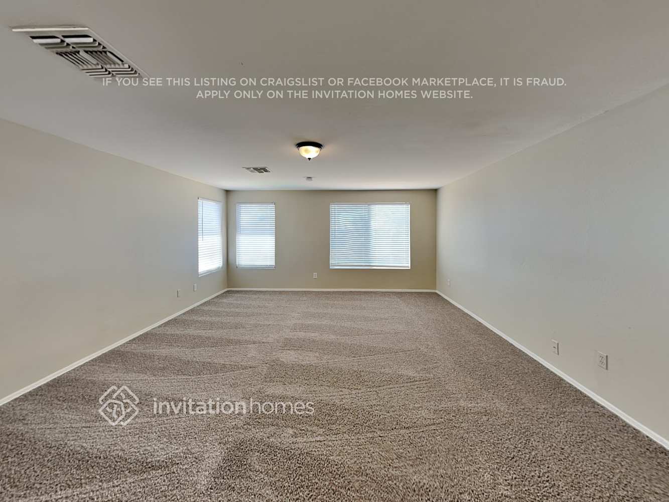 Building Photo - 11821 W Laurel Ln