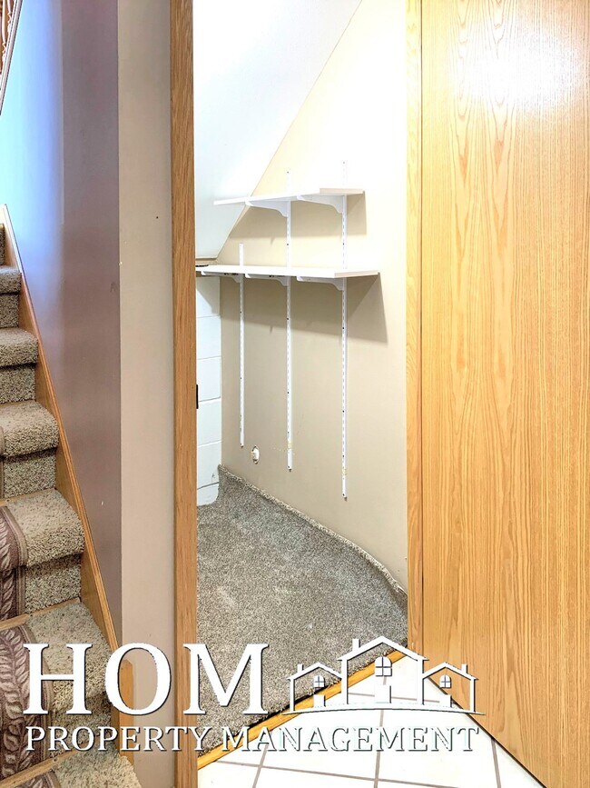 Building Photo - 140 Peggy Ln