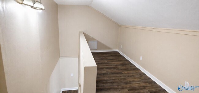 Building Photo - 3912 Pine Ave SW