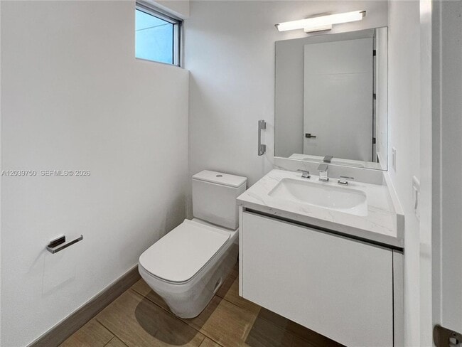 Building Photo - 16582 Botaniko Dr S