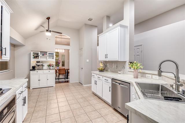 Building Photo - 2013 Knights Ct